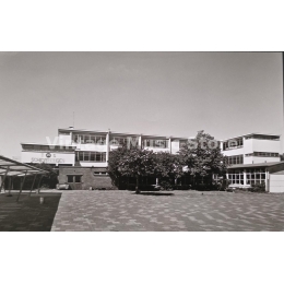 Originele foto 1991, Derde Ambachtsschool (TOS Scheveningen) ontworpen door Jan Duiker 24x15 cm