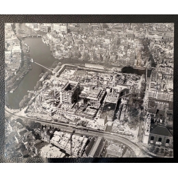 Originele luchtfoto Stopera Amsterdam in aanbouw (ca. 1984–1985) – Aerocamera Hofmeester (1984)